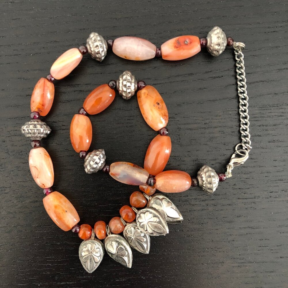 Unique Artist made Choker Necklace with Natural Agate and Silver Beads